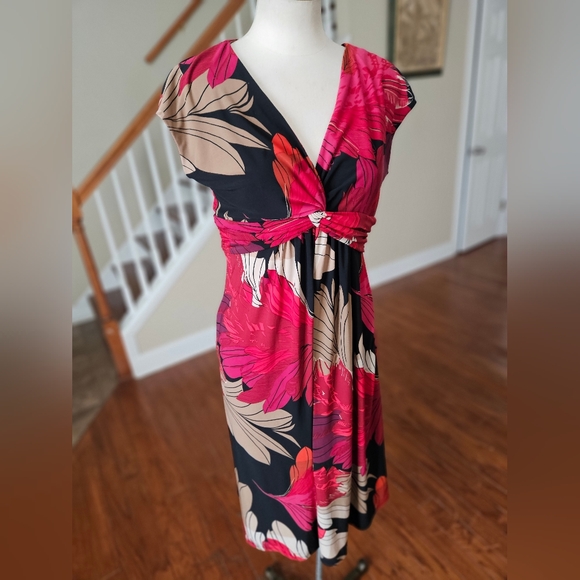 Jones New York Dresses & Skirts - Jones New York Colorful Dress Size 6